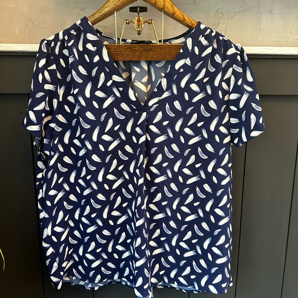 Hilary Radley Women's Short‎ Sleeve Feather Swipe V-Neck Blouse Indigo size XXL